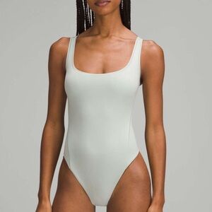 Lululemon Wundermost Ultra-Soft Nulu Square-Neck Sleeveless Bodysuit
Jade Grey